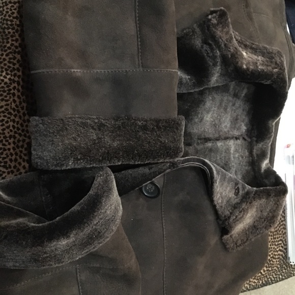 Brand new shearling coat! New without tags. - Picture 7 of 8
